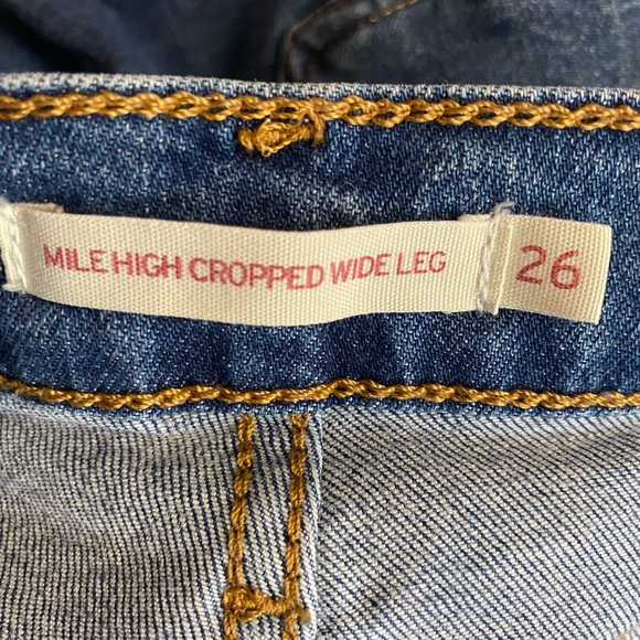 Levi’s Mile High Cropped Wide Leg Button Fly Jeans in great condition.Size 26 - Picture 8 of 16